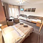 Pokoje Goscinne I Apartamenty Krupowki 19