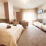 Pokoje Goscinne I Apartamenty Krupowki 19